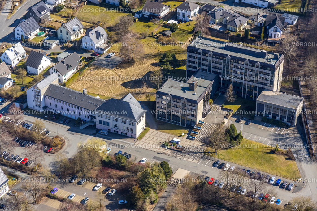 Brilon220303193 | Luftbild, Kreisverwaltung Hochsauerland und Polizeiwache Brilon, Am Rothaarsteig in Brilon, Sauerland, Nordrhein-Westfalen, Deutschland