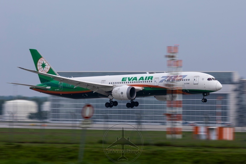 BR71-B789-B-17881-TPE-MUC-20240509-1-topaz-sharpen | Browse breathtaking aviation photography and order high-quality prints from AviatoRay's gallery. Perfect for enthusiasts and collectors. - Realisiert mit Pictrs.com