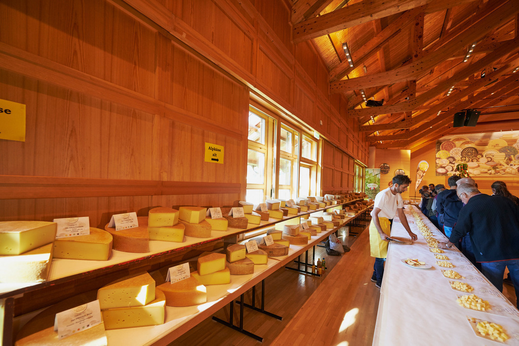 Markttag und Kaesepraemierung | Schwarzenberg, Austria - September 12, 2015: Markttag und Kaesepraemierung im Angelika-Kauffmann-Saal. - Realisiert mit Pictrs.com