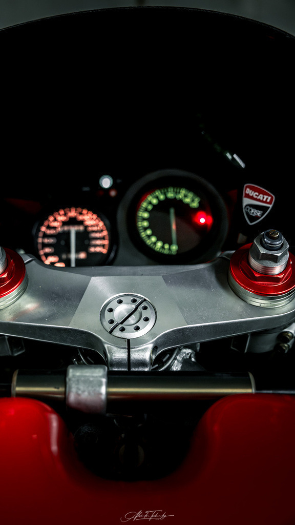 Ducati 996 | Entdecken Sie die faszinierende Welt von Alexander Tschuncky Arts: Kreative Fotografie, atemberaubende Automobilkunst und hochwertiger Bilderdruck. Lassen Sie sich inspirieren! - Realisiert mit Pictrs.com