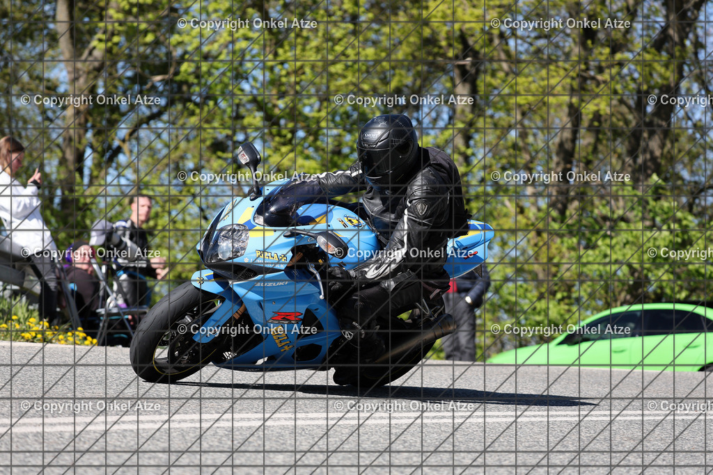 IMG_8443 | Fotograf am Kyffhäuser. Onkel Atze. Kyffhäuser Rennstrecke. Café36. Motorsportfotografie. - Realisiert mit Pictrs.com