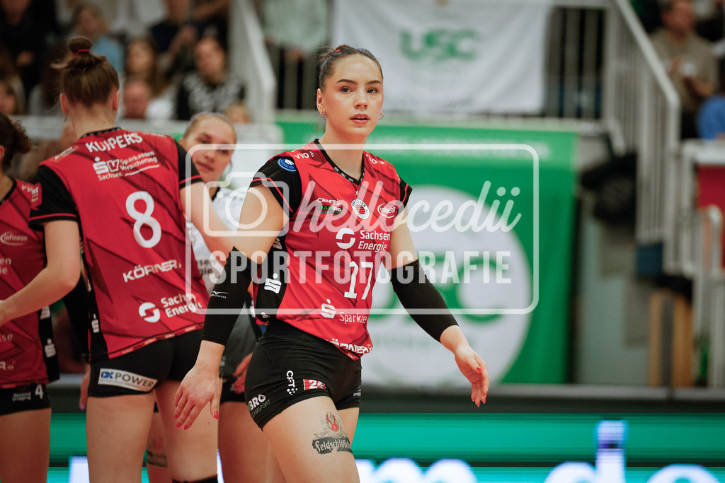 Volleyball I Frauen I Saison 2025-2026 I Bundesliga I Playoff-Viertelfinale 2 I USC Münster - Dresdner SC-40 | Lorena Lorber Fijok (17, Dresdner SC) - Realisiert mit Pictrs.com