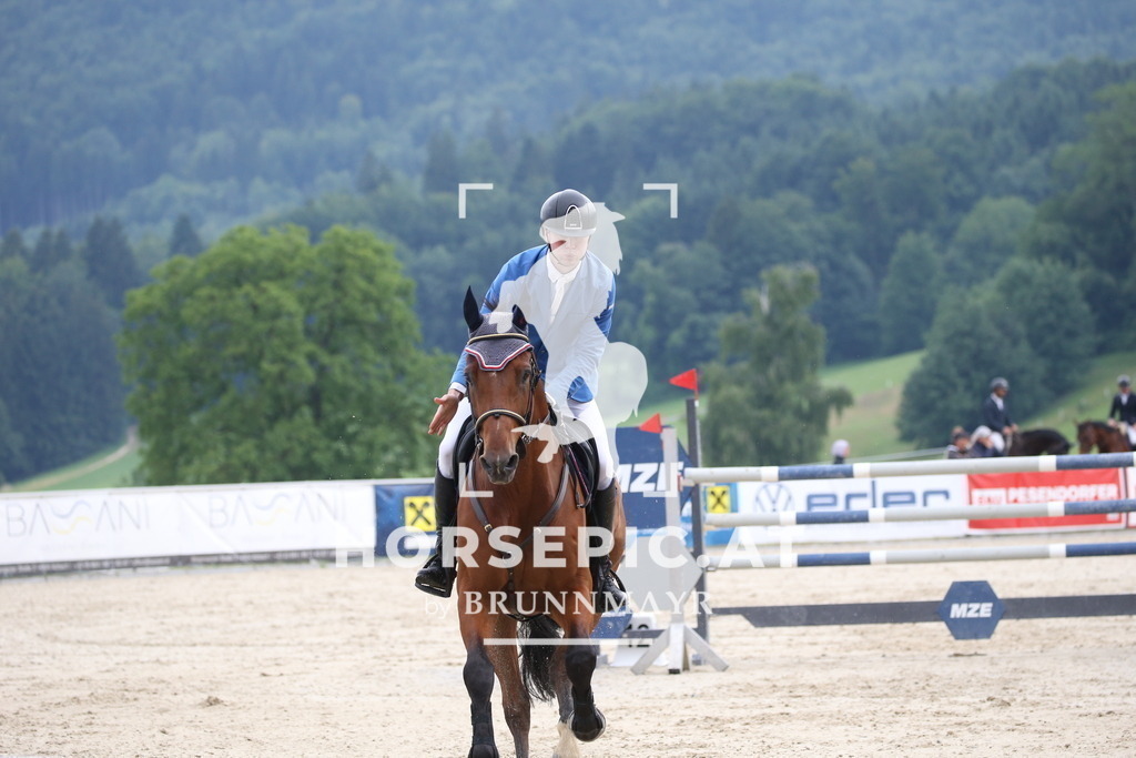 DL2Q2833 | Willkommen bei Brunnmayr - Design & Fotografie – Ihrem Spezialisten für Reitturniere und Pferdeveranstaltungen in Oberösterreich, Salzburg und Bayern! Seit über 17 Jahren sind wir leidenschaftlich dabei.