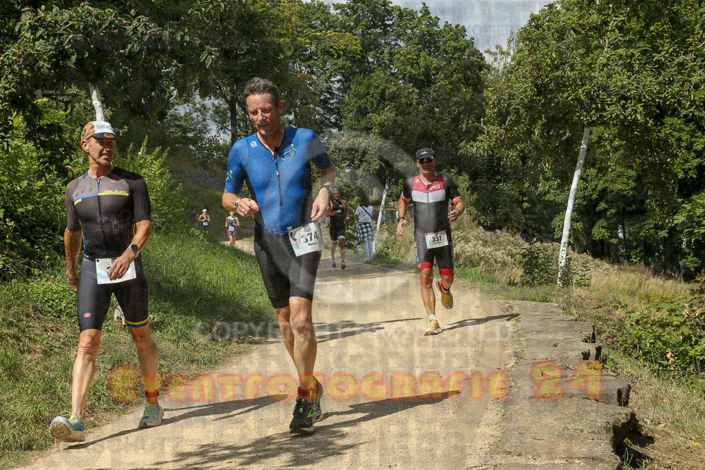 250824_1335_EX1_2924 | Sportfotografie im Rhein-Sieg Kreis, Köln, Bonn, NRW, Rheinland Pfalz, Hessen, etc. Unser Tätigkeitsfeld umfasst den Laufsport vom Volkslauf über den Marathon, Duathlon, Triathon bis zum Ultralauf wie Kölnpfad Ultra oder Schindertrail.