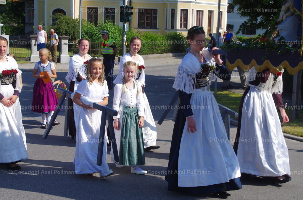 IMGP3309 | fotografiert von Axel PollmannLeonhardi Wallfahrt Benediktbeuern und Murnau, Fronleichnam, Fasching, Landschaft im Loisachtal und Benediktbeuern  - Realisiert mit Pictrs.com