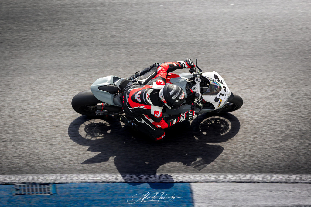 Ducati Trackday Hockenheimring 2026 | Entdecken Sie die faszinierende Welt von Alexander Tschuncky Arts: Kreative Fotografie, atemberaubende Automobilkunst und hochwertiger Bilderdruck. Lassen Sie sich inspirieren! - Realisiert mit Pictrs.com