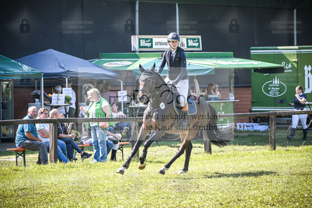 DOS_0344 | Entdecke hochwertige Reitturnierfotos von Foto Oger. Professionell, emotional und authentisch – jetzt Lieblingsmomente im Shop bestellen. - Realisiert mit Pictrs.com