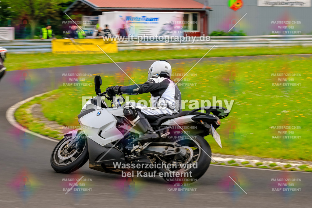VBK-7553 | Hier findet Ihr Bilder von Touristenfahrten auf der Nürburgring Nordschleife oder von anderen Veranstaltungen die ich besucht habe. Viel Spass beim Durch Schauen 