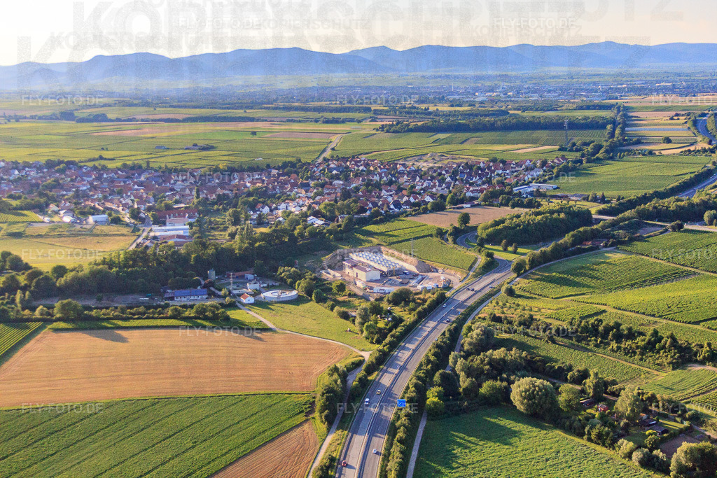 Geothermieanlage der Pfalzwerke geofuture GmbH bei Insheim an der A65 | Luftbild: Geothermieanlage der Pfalzwerke geofuture GmbH bei Insheim an der A65 in Insheim im Bundesland Rheinland-Pfalz in Deutschland. Foto: IMG_51021.jpg vom 22.07.2012 durch Werner Riehm/FLY-FOTO.de - Realisiert mit Pictrs.com