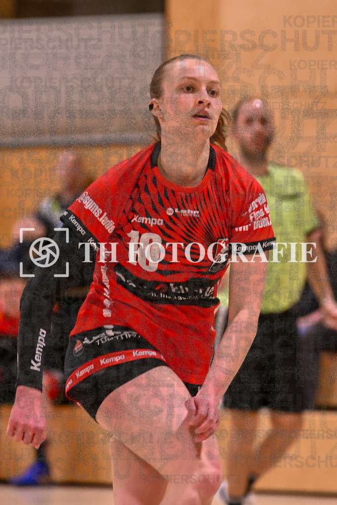 GER, SG Maulburg/Steinen - SG Muggensturm/Kuppenheim, Handball, Suedbadenliga, 17. Spieltag, Saison 2023/2024, 09.03.2024 | Amely Haas (SG Maulburg/Steinen, #10)

GER, SG Maulburg/Steinen - SG Muggensturm/Kuppenheim, Handball, Suedbadenliga, 17. Spieltag, Saison 2023/2024, 09.03.2024

Foto: TH Fotografie/Thomas Hess