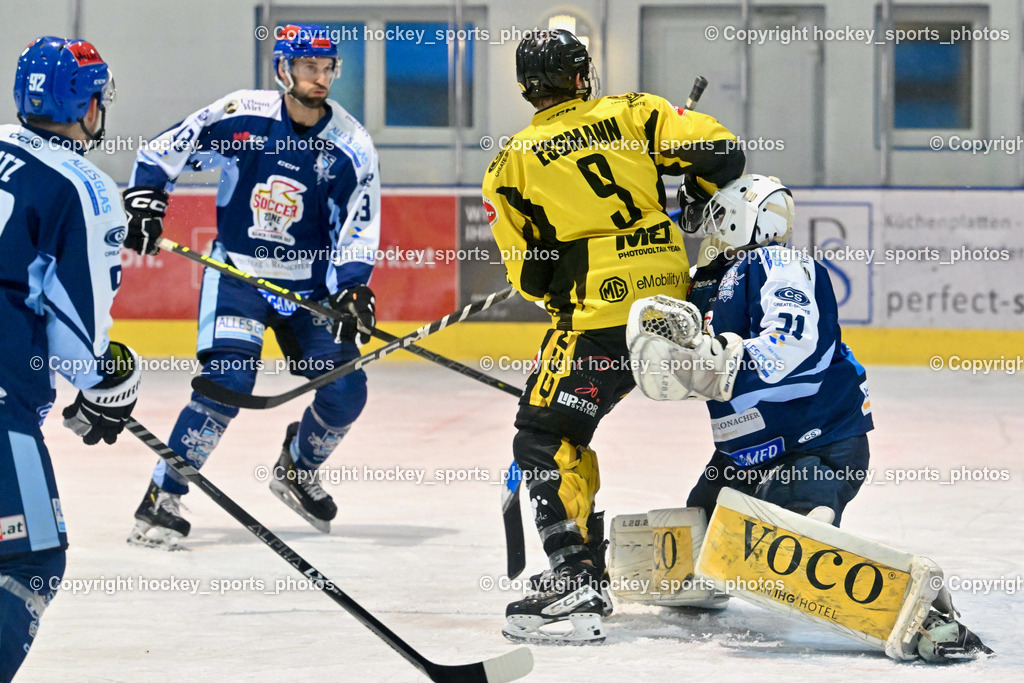ESC Steindorf vs. EC Hornets Spittal 25.2.2024 | #43 Oraze Martin ESC Steindorf, #9 Essmann Kevin EC Hornets Spittal, #31 Steiner Paul ESC Steindorf, ESC Steindorf vs. EC Hornets Spittal 25.2.2024, ESC Steindorf vs. EC Hornets Spittal 25.2.2024 am 25.02.2024 in Steindorf (Ossiachersee Halle), Austria, (Photo by Bernd Stefan)