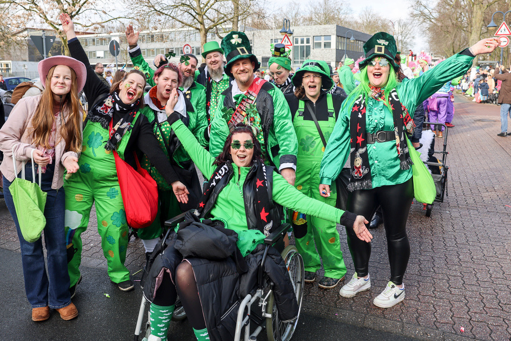 top-top.de 240212-012 | Foto, Video, Fotografie, Videografie, Fotobox, DJ, Discjockey, Musik, Musikbox, Veranstaltung, Photobooth, Amazon, Ebay, Buchtipp, Bestseller, Autor, Verlag, Buch, Wesel, Hamminkeln, NRW, Dinslaken, Rees, Drohne, Hochzeit, Party, Fotobox, Wesel, Fotograf