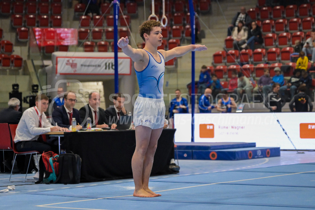 Schweizer Meisterschaften Kunstturnen Mannschaften Männer (A) - 22. November 2025 | Schweizer Meisterschaften Kunstturnen Mannschaften Männer (A)AXA Arena, WinterthurBild: Sportfotografie Markus Aeschimann | www.markus-aeschimann.ch - Realisiert mit Pictrs.com