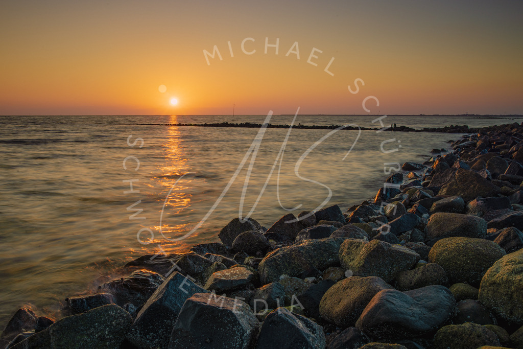 2021-09-02 Hallig Suedfall - 265-2 | Hallig Südfall - Sonnenuntergang mit Reflektion - Realisiert mit Pictrs.com