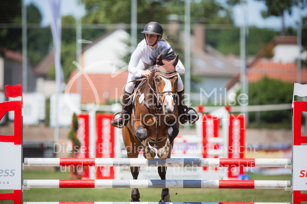 220717_LC_M1-Springen-605 | Deine schönsten Turniermomente als professionelle Fotos! Entdecke hochwertige Pferdesport-Fotografie im Online-Shop. Jetzt Fotos finden & bestellen!