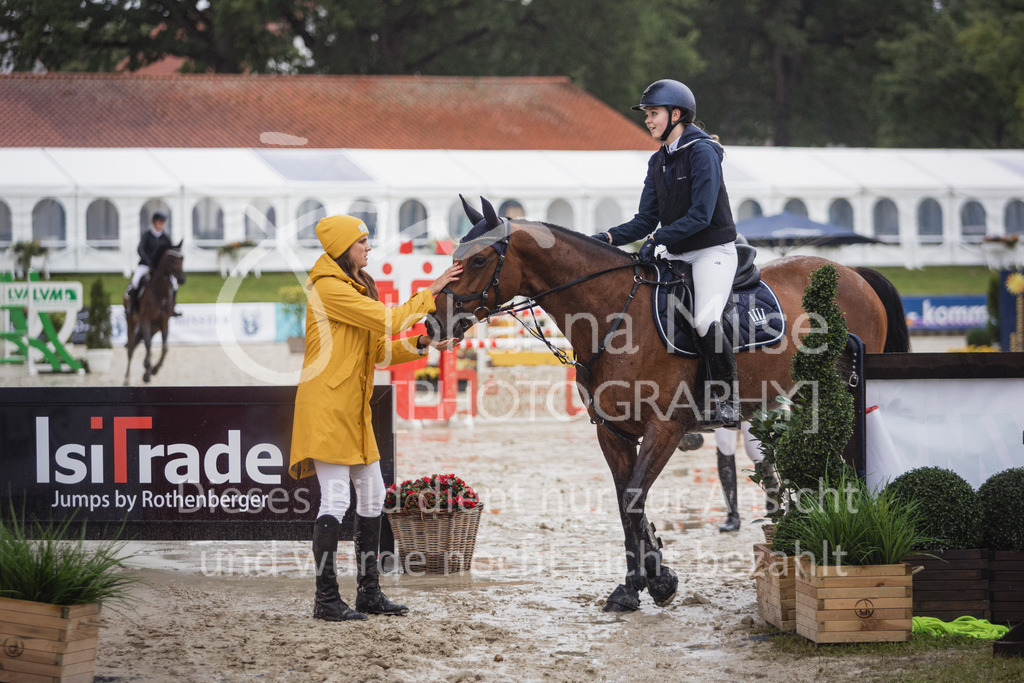 230727_BHO_M1-Spr_1-426 | Deine schönsten Turniermomente als professionelle Fotos! Entdecke hochwertige Pferdesport-Fotografie im Online-Shop. Jetzt Fotos finden & bestellen!