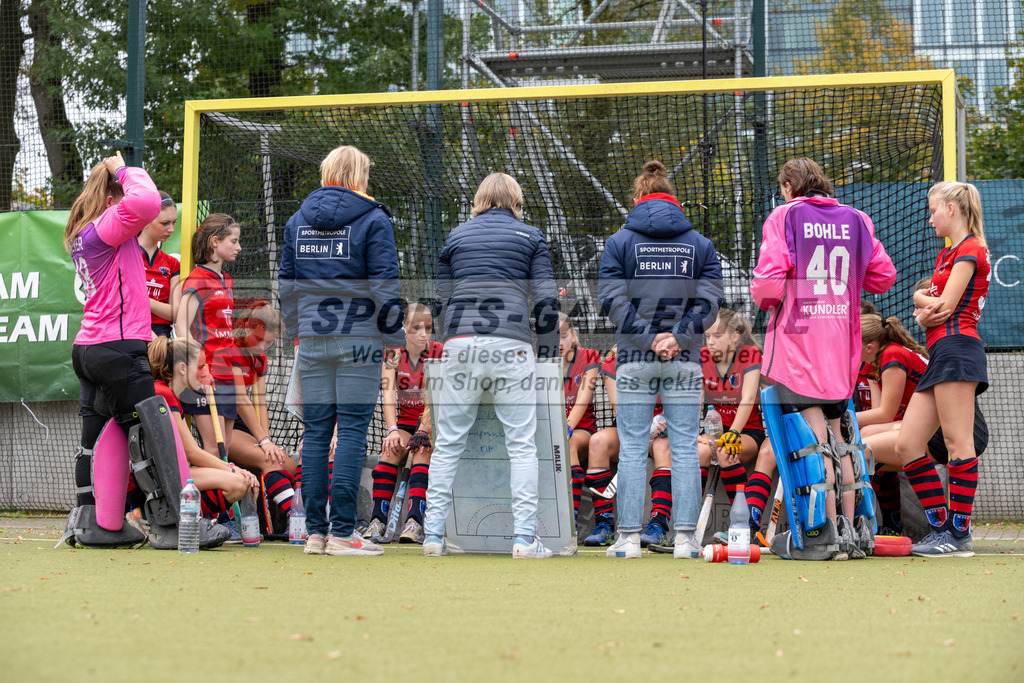 SFE_20231022_0095 | Deutsche Meisterschaft Weibliche U16 Finale Berliner HC - Harvestehuder THC am 22.10.2023 in Köln (Düsseldorfer Hockeyclub 1905 e.V.), Photo: Stephan Fehrmann 2023 (Sports-Gallery)