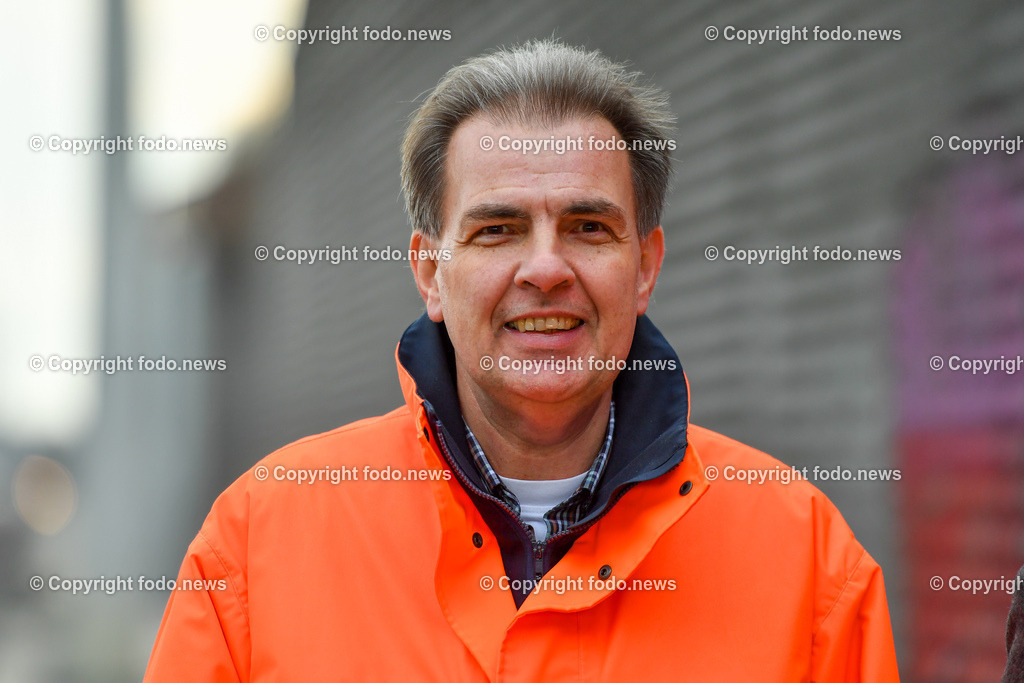 Baufortschritt Ausbau Weststrecke_ ÖBB_ 07.12.2022-30 | 07.12.2022, ÖBB Weststrecke , AUT, Besichtigung Ausbau Weststrecke 4 gleisig, im Bild Stephan Burger (OeBB, Projektkoordinator Neu und Ausbau)