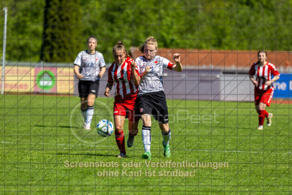 20250501_110655_0350 | #,1.FC Donzdorf II (rot) vs.1.Göppinger SV (weiß), Fussball, Frauen-Bezirkspokal Halbfinale Saison 2024/2025, Rasenplatz Lautertal Stadion, Süßener Straße 16, 73072 Donzdorf, 01.05.2025 - 10:30 Uhr,Foto: PhotoPeet-Sportfotografie/Peter Harich