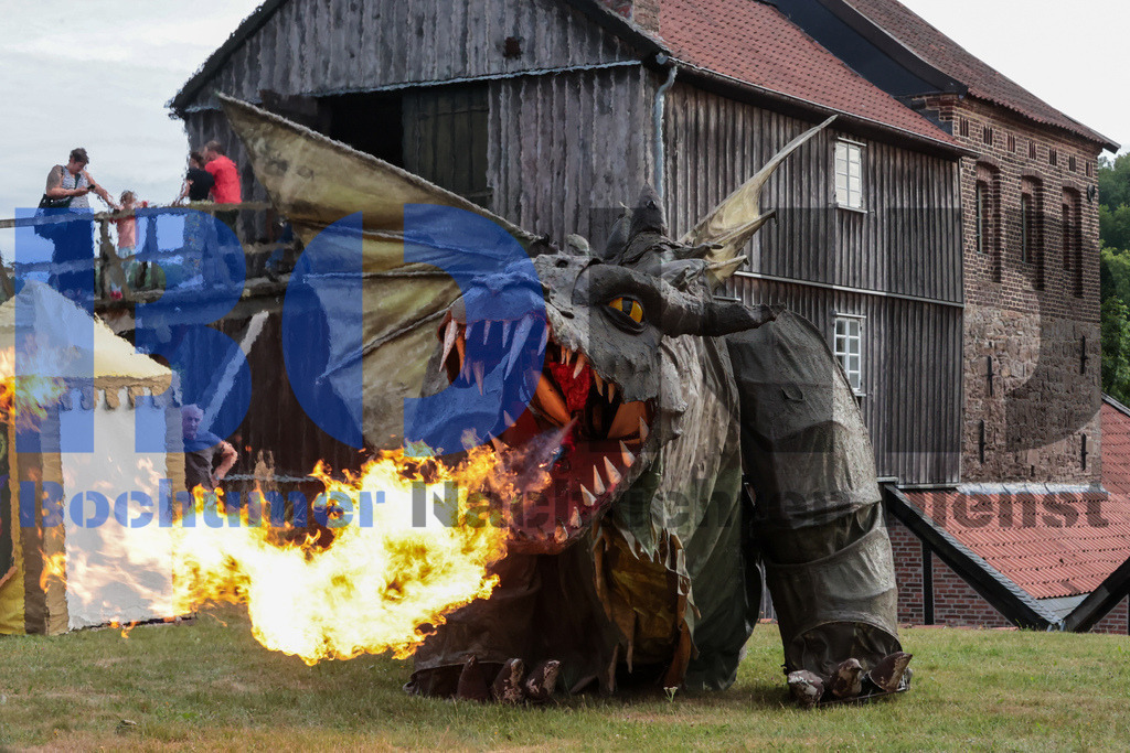 SES_MKRLHE20250705-68 | bond - Realisiert mit Pictrs.com