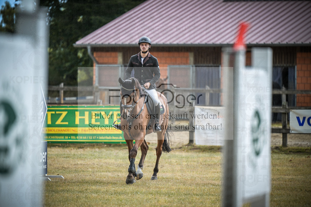 DOS_1038 | Entdecke hochwertige Reitturnierfotos von Foto Oger. Professionell, emotional und authentisch – jetzt Lieblingsmomente im Shop bestellen.Deutschlandweite Turnierfotografie. - Realisiert mit Pictrs.com