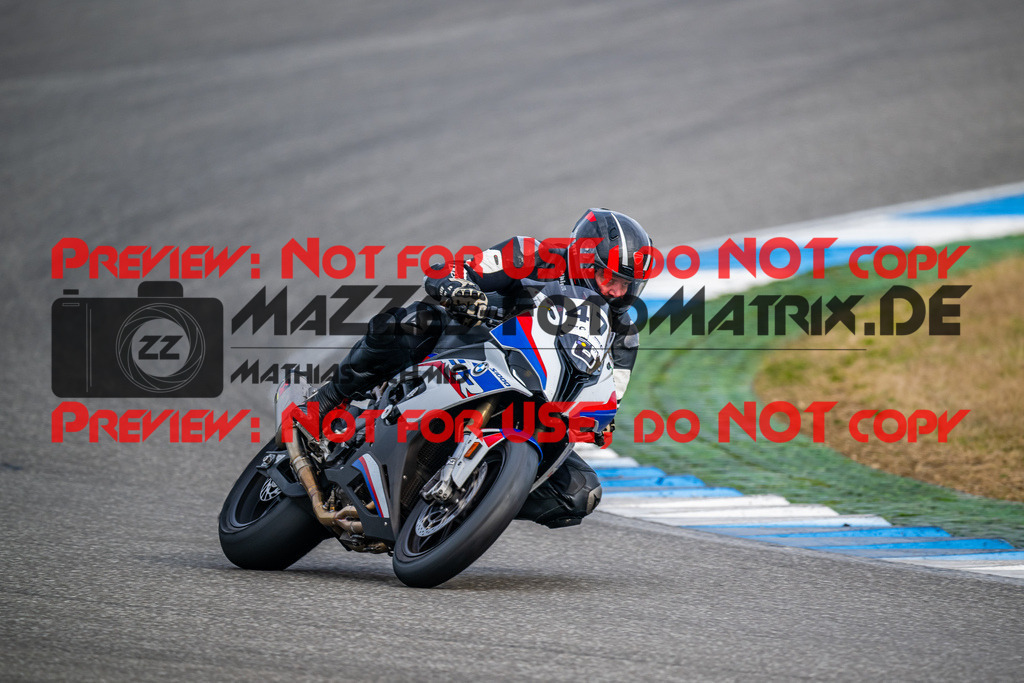 MaZZes_Fotomatrix_20240317_6007705_0162 | Fotograf Mathias Schmid
Sportfotograf,
Eventfotograf,
Hochzeitsfotograf,
Portraitfotograf