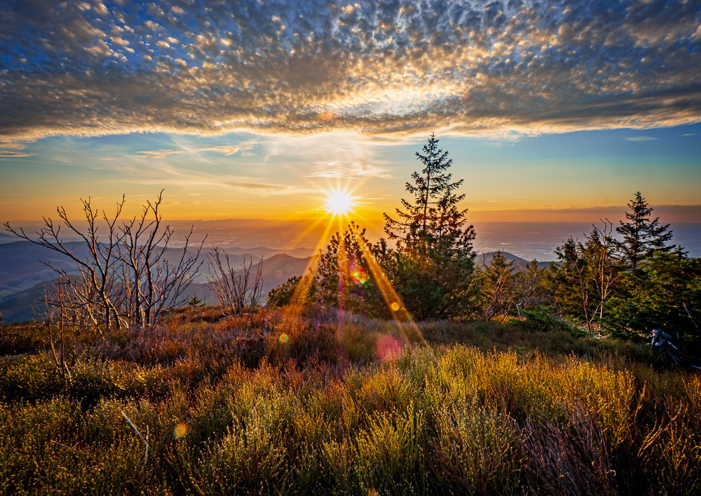 MPI_Sunset_0038 | Sonnenuntergang auf dem Katzenkopf unterhalb der Hornisgrinde - Realisiert mit Pictrs.com