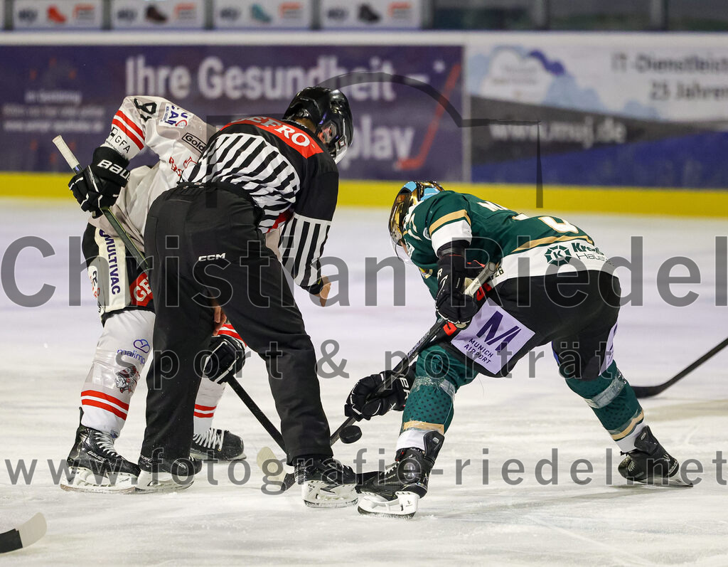 2025-12-14_047_TSV_Erding_gegen_ECDC_Memmingen_Indians | Erding, Deutschland, 14.12.2025:Eishockey, Oberliga Süd 2025 / 2026, 26. Spieltag, TSV Erding gegen ECDC Memmingen Indians, Endergebnis: 1:2Foto: Christian Riedel / fotografie-riedel.net