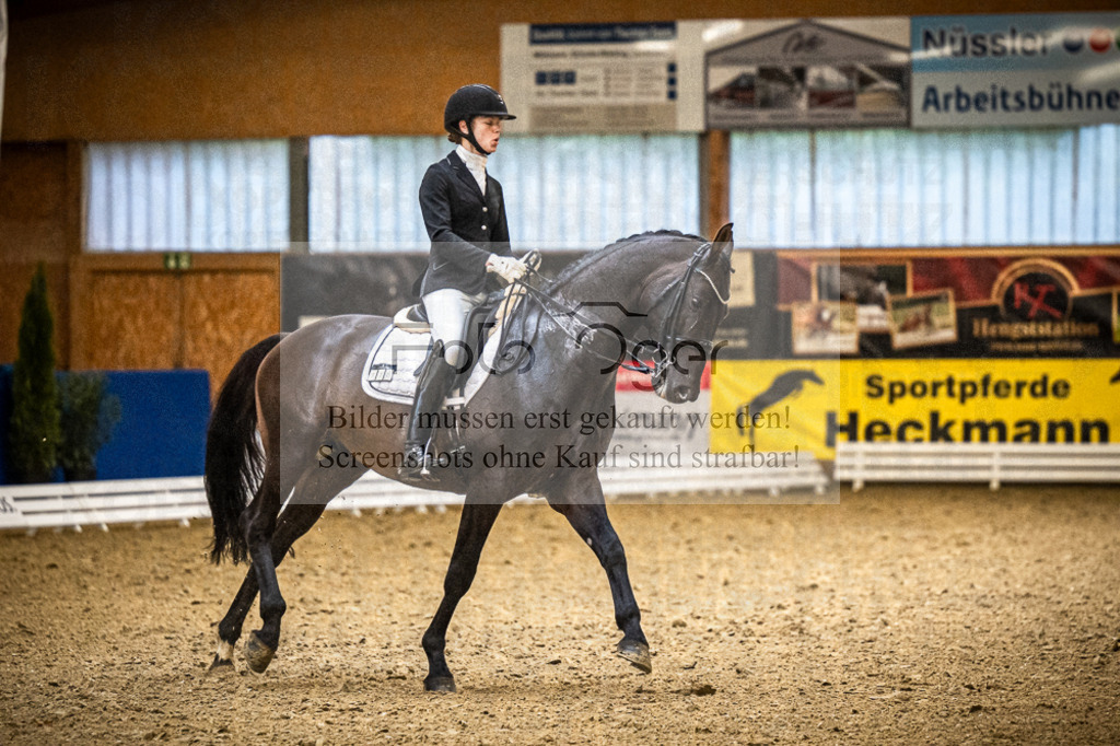 DOS_1932 | Entdecke hochwertige Reitturnierfotos von Foto Oger. Professionell, emotional und authentisch – jetzt Lieblingsmomente im Shop bestellen.Deutschlandweite Turnierfotografie. - Realisiert mit Pictrs.com