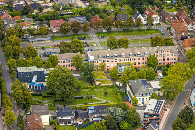 Ahlen230803340 | Luftbild, uftbild, Gründer- und Dienstleistungszentrum mit rosa Hausfassade, Caritas Sozialstation Ahlen, Ahlen, Ruhrgebiet, Nordrhein-Westfalen, Deutschland