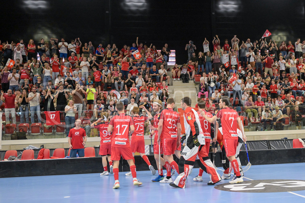 Men's 3v3 WFC 2025 - Championship Final - Switzerland v Ukraine | Switzerland scores, during Men's 3v3 WFC 2025 - Championship Final, Switzerland: 03.05.2025, Winterthur, AXA ArenaEvent page: <a href="https://www.u19wfc2025.ch/">www.u19wfc2025.ch</a>Credit: Markus Aeschimann, <a href="https://markus-aeschimann.ch">markus-aeschimann.ch</a>Instagram: <a href="https://instagram.com/sportfotografie.aeschimann">@sportfotografie.aeschimann</a> - Realisiert mit Pictrs.com