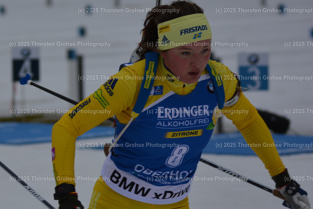 IBU WC Biathlon Oberhof 2018 | PERSSON Linn (SWE) verlaesst den Schiessstand; IBU WC Biathlon Oberhof 2018, 10 km Verfolgung der Frauen am 06.01.2018 in der DKB Ski Arena in Oberhof, (Deutschland) - Realisiert mit Pictrs.com