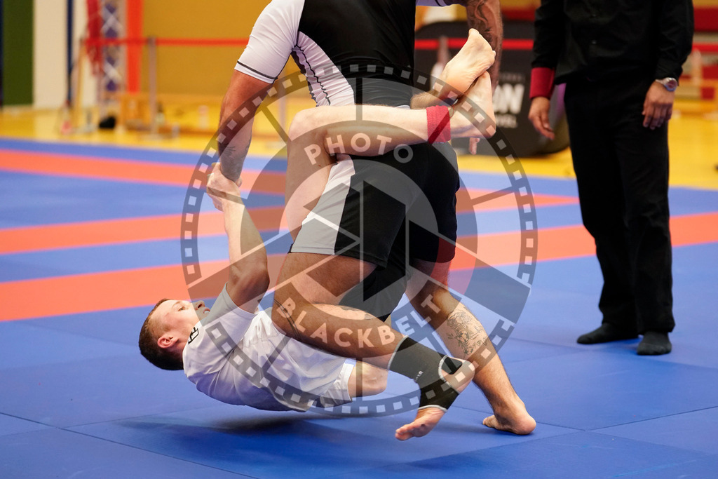 20240203PBB09990 | Fighters compete during the Brazilian Jiu-Jitsu Championship of the AJP Tour in Maintal by Frankfurt am Main, Germany, on February 2, 2024.