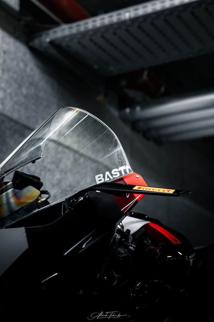 Ducati Panigale V4S | Entdecken Sie die faszinierende Welt von Alexander Tschuncky Arts: Kreative Fotografie, atemberaubende Automobilkunst und hochwertiger Bilderdruck. Lassen Sie sich inspirieren! - Realisiert mit Pictrs.com