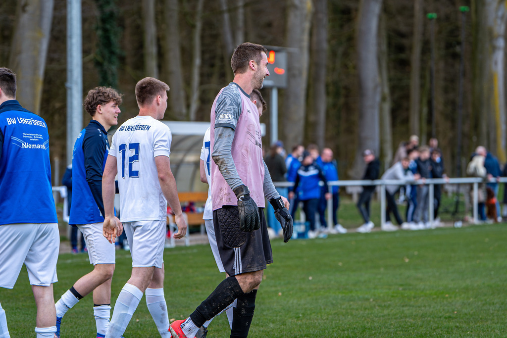 Fußball I Herren I Saison 2025-2026 I Halbfinale Kreispokal VEC I  BW Langförden - TV Dinklage II I 19905 | jns.sportfotos - Realisiert mit Pictrs.com