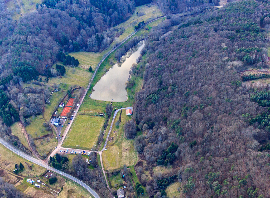 Luftbild: Silzer See und Sportplatz am Klingbach in Silz im Bundesland Rheinland-Pfalz in Deutschland. Foto: IMG_62108.jpg vom 23.02.2014 durch Werner Riehm/FLY-FOTO.de