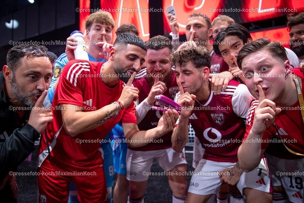 KLG03052501001-Verbessert-NR | COLOGNE, GERMANY - MAY 03: Kings League Germany at MMC Studios on May 03, 2025 in Cologne, Germany. (Photo by Maximilian Koch/Quality Sport Images/Kings League)