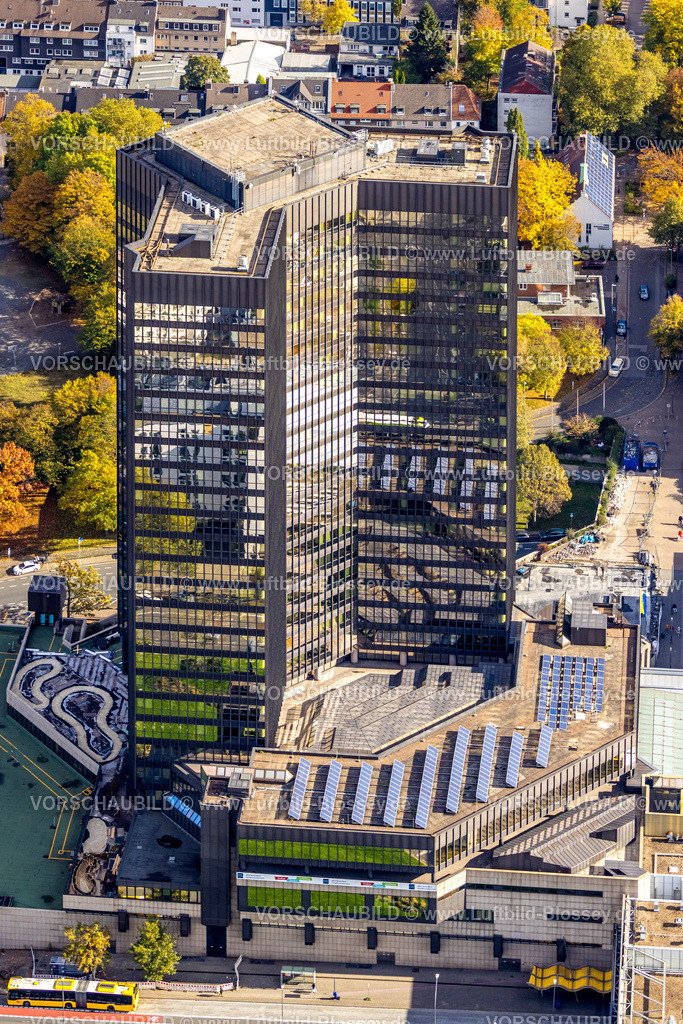 Essen251003475Mitte | Luftbild, Rathaus Stadt Essen mit Solaranlage, Stadtkern, Essen, Ruhrgebiet, Nordrhein-Westfalen, Deutschland