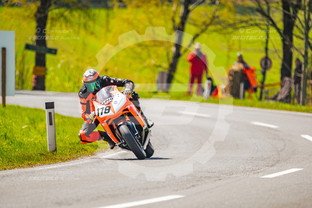 0717 - Bergrennen Landshaag2026 | BREITBILD Austria Webshop

Finde Fotos von: Breitbild, Breitbild Austria, Landshaag, Europeanbikers, KTM, BMW, Bergrennen, Bikeporn, Carporn, Bikes, Cars, Fotografie, Oberösterreich, Österreich, Berufsfotograf, Motorradteile Ganster, Julbach, Pannoniari - Realisiert mit Pictrs.com