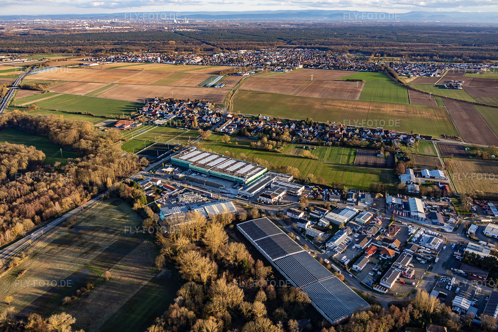 Luftbild: Fast fertiggestelleter Neubau des Logistikpark der HANSAINVEST und DFI-Real-Estate Kandel für FRISCHEPLATTFORM SÜDWEST der Gemüsering Stuttgart GmbH im Ortsteil Minderslachen in Kandel im Bundesland Rheinland-Pfalz in Deutschland. – Foto: IMG_153332.jpg vom 01.03.2026 durch Werner Riehm/FLY-FOTO.de – Auflösung des Originals: 5923 x 3948 px – Entdecke HANSAINVEST | Kapital-verwaltungs-gesellschaft: Hansainvest – Gemüsering Stuttgart: Gemüseanbau, Obst und Gemüseproduktion, Foodservice – Unternehmensgruppe Hagedorn – dd-baumanagement.de – BREMER SE – k-eins architekturbüro GmbH Berlin Berlin – Immobilienprojekte | Baron Equity GmbH | Grünwald – DFI Real Estate - Driving Future Innovation