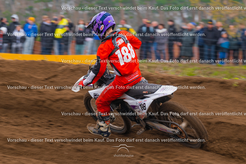 20260412_MCCBensdorf-1878 | Sportfotografin aus Berlin-Brandenburg mit Fokus auf Motocross. Ich halte deine sportliche Leistung und echte Emotionen auf und neben der Strecke professionell fest. Entdecke die Fotos von deinem Rennen und bestelle sie direkt hier im Shop.