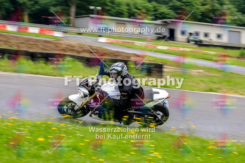 VBK-7364 | Hier findet Ihr Bilder von Touristenfahrten auf der Nürburgring Nordschleife oder von anderen Veranstaltungen die ich besucht habe. Viel Spass beim Durch Schauen 