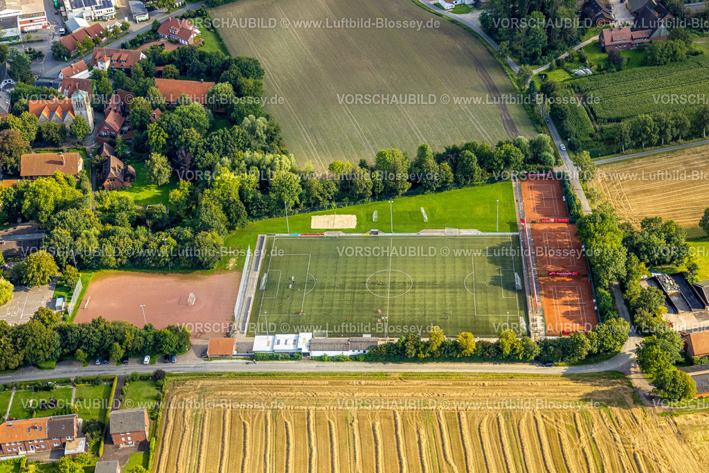 Beckum230805920Vellern | Luftbild, Sportanlage Elsterbergweg, Fußballplatz und Tennisplätze, Vellern, Beckum, Münsterland, Nordrhein-Westfalen, Deutschland
