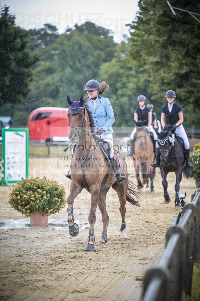 DOS_8358 | Entdecke hochwertige Reitturnierfotos von Foto Oger. Professionell, emotional und authentisch – jetzt Lieblingsmomente im Shop bestellen.Deutschlandweite Turnierfotografie. - Realisiert mit Pictrs.com
