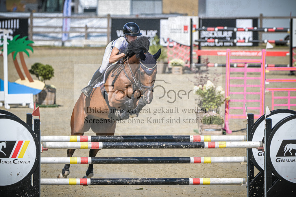 DOS_0890 | Entdecke hochwertige Reitturnierfotos von Foto Oger. Professionell, emotional und authentisch – jetzt Lieblingsmomente im Shop bestellen.Deutschlandweite Turnierfotografie. - Realisiert mit Pictrs.com