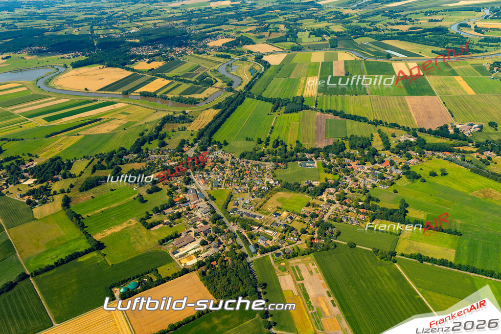 Aktuelles Luftbild von  Burweg - Die Luftaufnahme wurde 2022 mittels UL-Flugzeug erstellt ( keine Drohne ) - hochauflösende Kamera-Systeme von  Canon -Beste Qualität - Für grossformatige Ausdrucke geeignet. Die Geschenkidee !