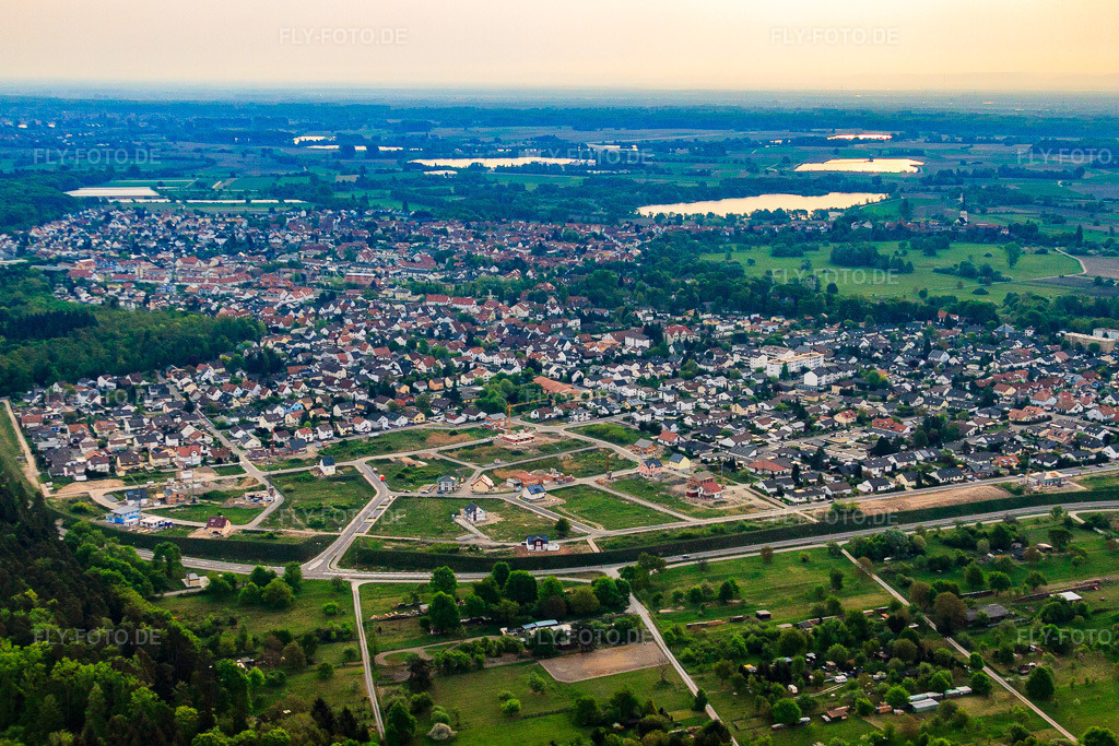Luftbild: Neubaugebiet Vogelring in Jockgrim im Bundesland Rheinland-Pfalz in Deutschland. Foto: IMG_40354.jpg vom 24.04.2011 durch Werner Riehm/FLY-FOTO.de