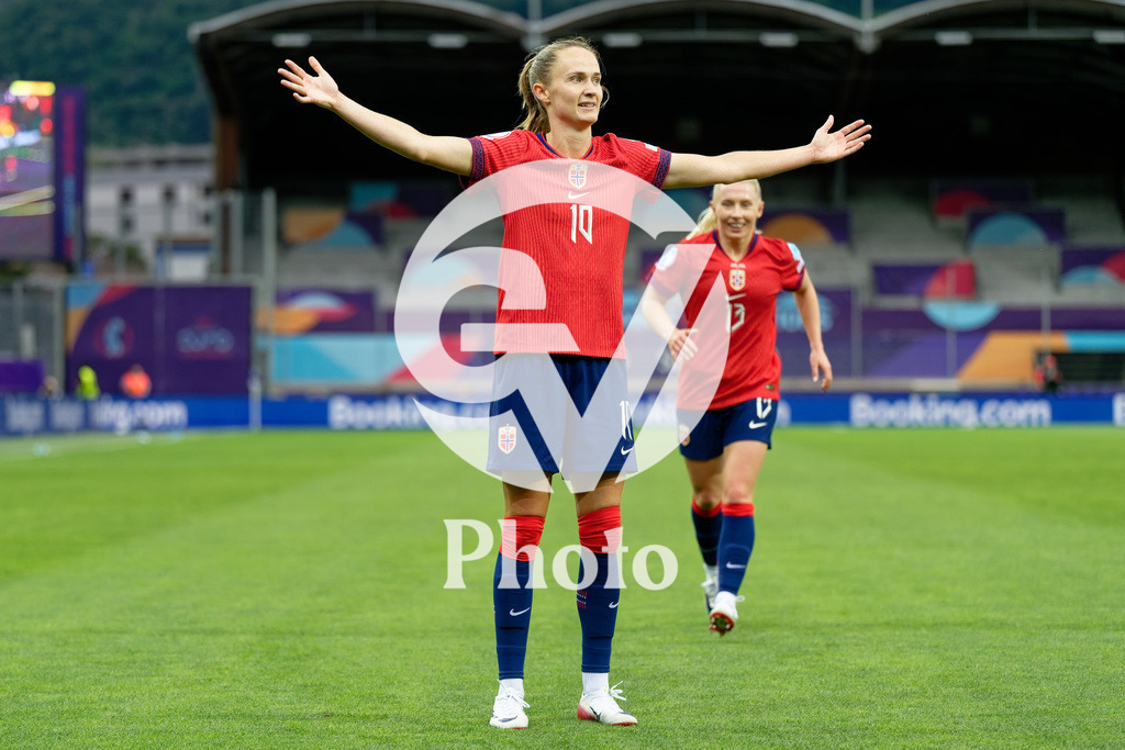 Norway v Finland - UEFA Women's EURO 2025 Group A | SION, SWITZERLAND - JULY 6: Caroline Graham Hansen of Norway celebrates after scoring her team's second goal  during the UEFA Womens EURO 2025 Group A match between Norway and Finland at Stade de Tourbillon on July 6, 2025 in Sion, Switzerland. (Photo by Giuseppe Velletri/Sports Press Photo/Getty Images)