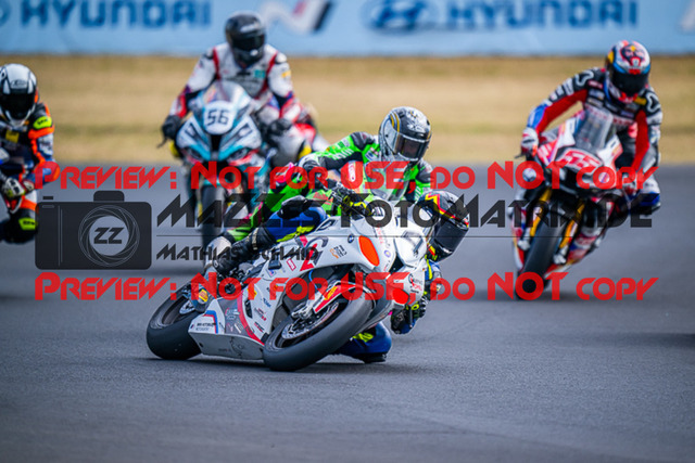 MaZZes_FotoMatrix_220625_2079 | PROSUPERSTOCK