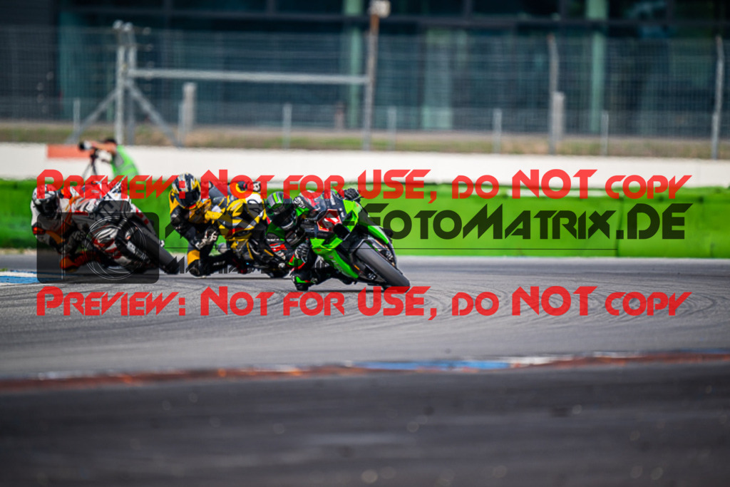 MaZZes_FotoMatrix_220924_1577 | PRO SUPERSTOCK